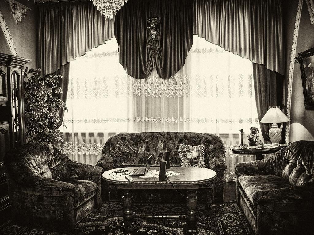 Vip-Apartments Angel Palas Chernivtsi Luaran gambar