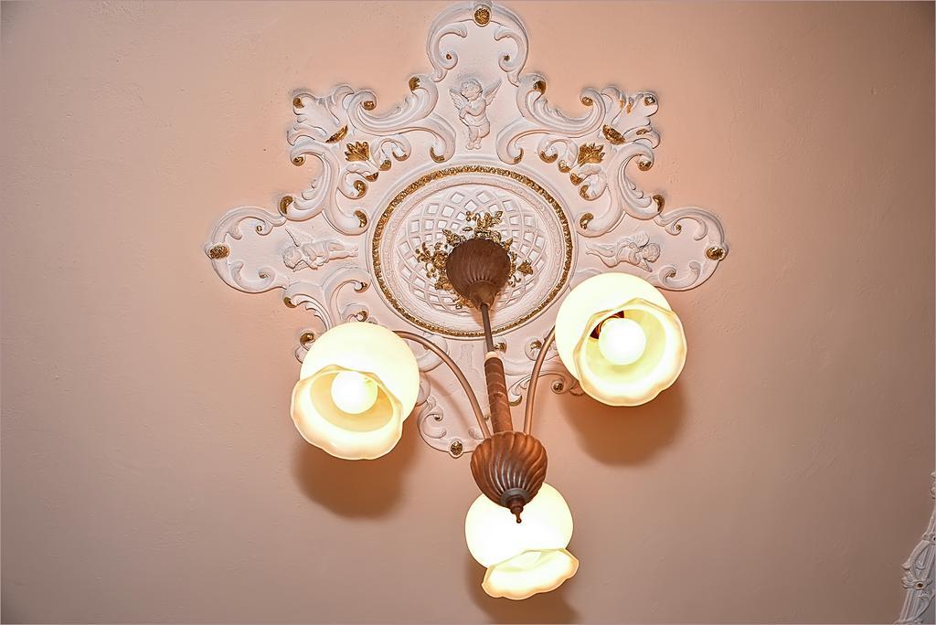 Vip-Apartments Angel Palas Chernivtsi Luaran gambar