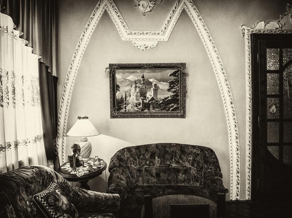 Vip-Apartments Angel Palas Chernivtsi Luaran gambar