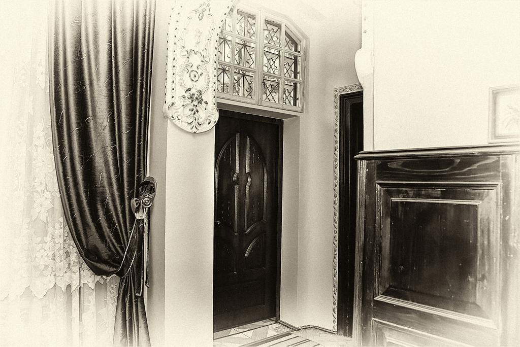 Vip-Apartments Angel Palas Chernivtsi Luaran gambar