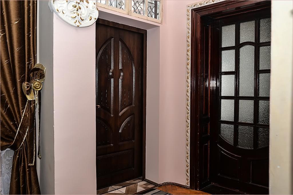 Vip-Apartments Angel Palas Chernivtsi Luaran gambar