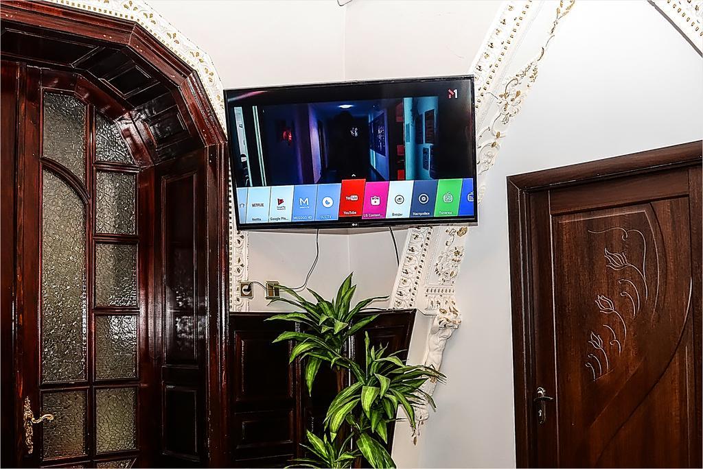 Vip-Apartments Angel Palas Chernivtsi Luaran gambar